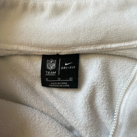 Nike Dry-Fit Eagles Fleece - Picture 2 of 2